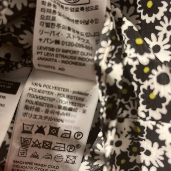 Brand new Levi’s blouse - Picture 5 of 9